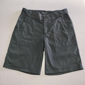 Athleta  Trekkie Bermuda 2.0  Black Shorts Size 4 Style # 596504